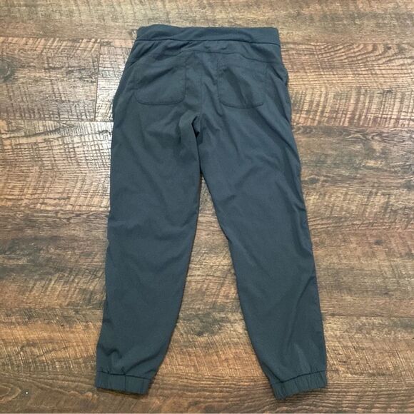 Athleta Joggers Trekkie 2.0 Dark Grey Pants Pockets UPF 50 Size 8 Button Closure - Picture 3 of 8